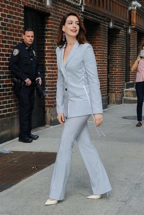 Pin By Mido Yousef On Anne Hathaway Anne Hathaway Style Anne