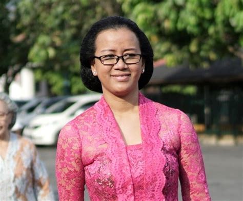 Gkr Mangkubumi Sosok Putri Raja Yang Sederhana Santun Dan Humble
