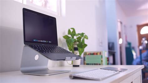 Macbook Minimal Setup Macbook Imac Desk Setup Desktop Setup