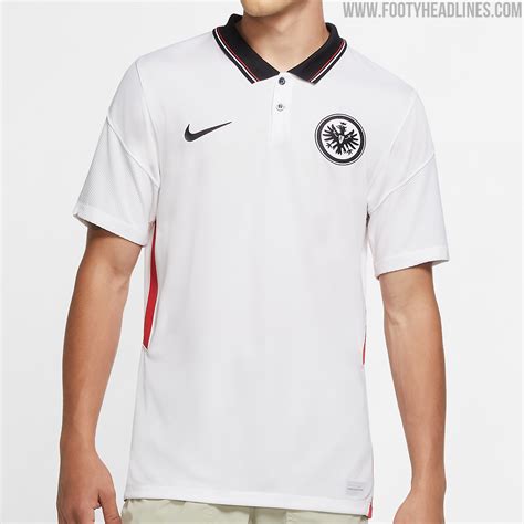 Alle infos zum verein eintracht frankfurt ⬢ kader, termine, spielplan, historie ⬢ wettbewerbe: No Distractions Wanted - Hinteregger Cuts Off Polo Collar ...