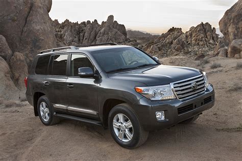 The toyota land cruiser has been discontinued. TOYOTA Land Cruiser 200 / V8 specs & photos - 2007, 2008, 2009, 2010, 2011 - autoevolution