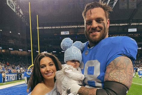 Detroit Lions Running Back Taylor Decker Blasts Fedex For Missing A Months Supply Of Wifes