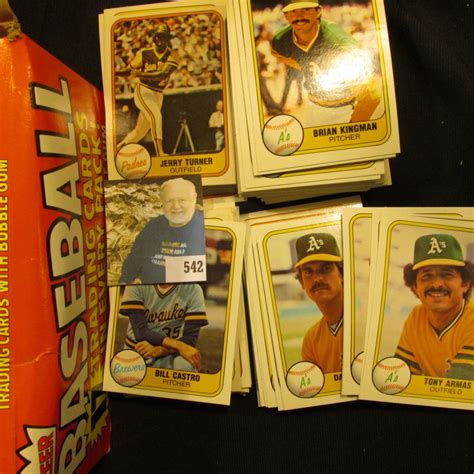 1981 fleer as read by mrs. 1981 Fleer Box with several hundred 1981 Fleer Baseball Trading Cards, none in original packs.