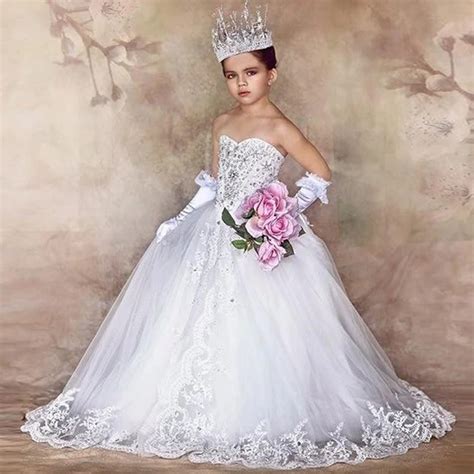 Princess Lace Flower Girls Dresses 2017 Puffy White Appliques Holy