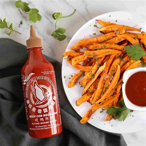 Flying Goose Sriracha Extra Garlic Buy Online Sous Chef Uk
