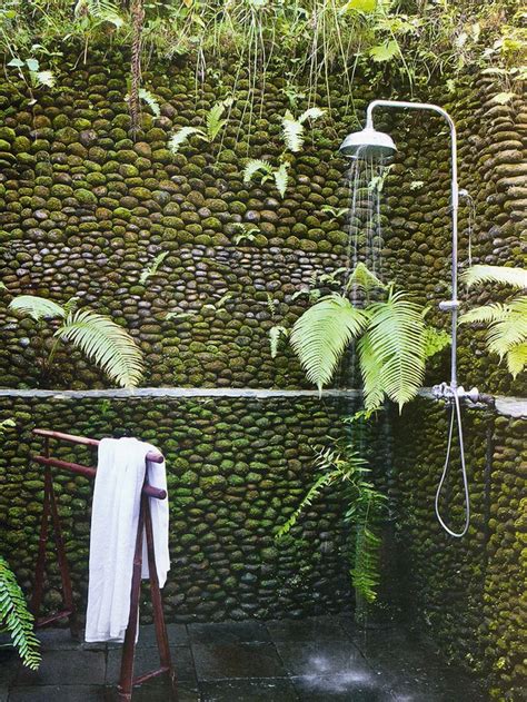 30 Cool Outdoor Showers To Spice Up Your Backyard