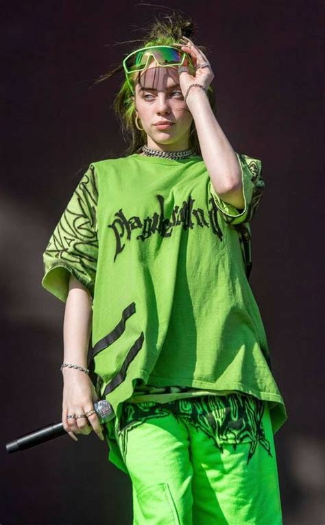 40 Billie Eilish Outfits To Copy For A Grunge Y2k Look