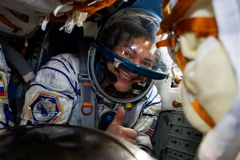 Sleep Like A Pro How Astronauts Sleep In Space Tech Times