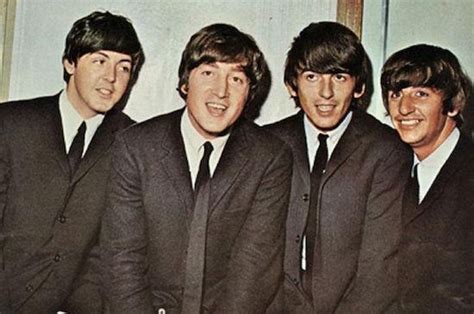 Lirik lagu across the ocean, across the sea, starting to forget the way you looked at me now over the ocean, across the sky, starting to forget the way lirik be alright dari justin bieber ini dipublikasikan pada tanggal 20 juni 2012 (8 tahun yang lalu). Lirik Lagu dan Chord Gitar 'Here Comes The Sun' - The ...