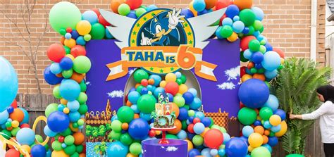 Also, the sonic party supplies from birthday express created the amazing set. The ultimate Sonic the Hedgehog party - Confetti Fair in ...
