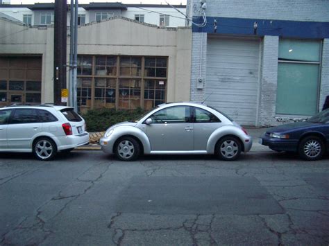 Both cars should be about 3 feet apart (or a bit less than 1 meter). How to Left Side Parallel Park in Five Easy Steps