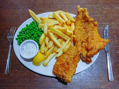 The dish originated in england, where these two components had been introduced from separate immigrant cultures. （衣さくさく）フィッシュアンドチップス Fish and chips | Amazing Travel