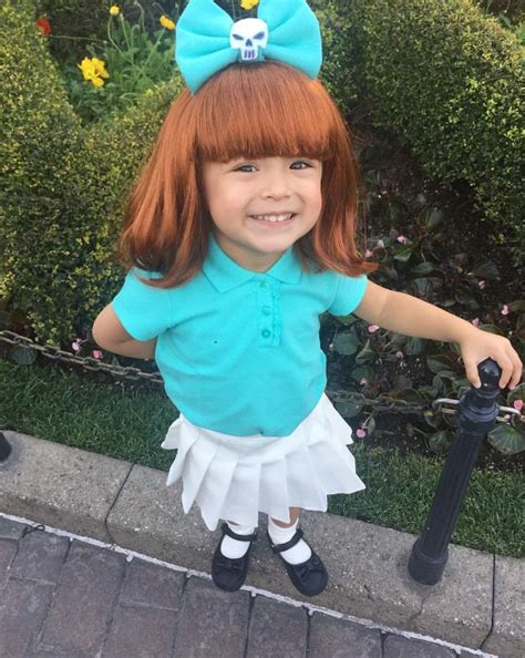 A Cute Girl Dressed As Elmyra Duff From Tiny Toons Cute Girl Dresses Halloween Cosplay