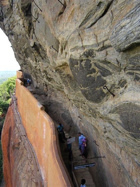 Kawadjan Climbing Sigiriya