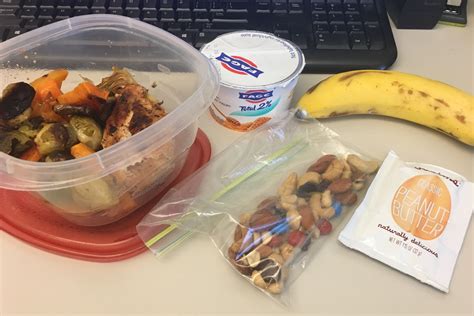 What 6 Nutritionists Really Pack Themselves for Lunch Every Day