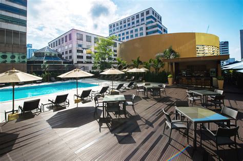 Guests staying at holiday inn bangkok silom can enjoy taking a dip in the outdoor pool, working holiday inn bangkok silom is located at 981 silom road in bang rak, 2.6 miles from the center of. Promo 90% Off Silom City Hotel Thailand | Ekati 2 Hotel ...