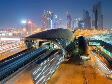 The metro in dubai is operational throughout the week, however there are different timings on weekdays and weekends. RTA to upgrade three Dubai Metro stations on Red Line ...