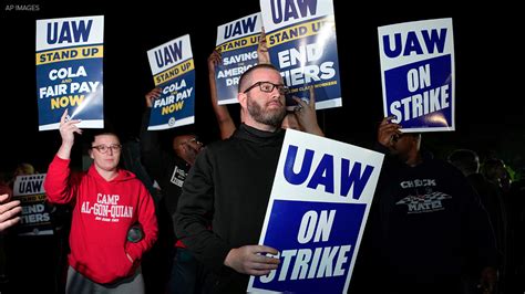 Uaw Strike Update 2023 United Auto Workers Strike Begins As Union