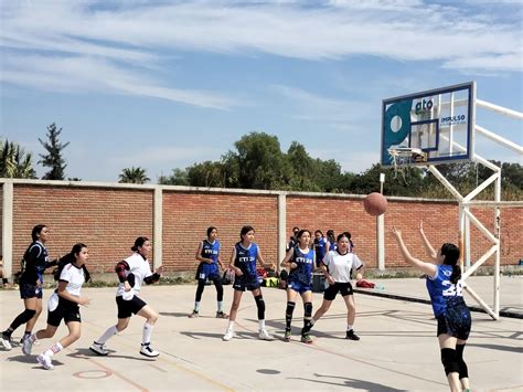 Estudiantes De Secundaria Participan En Los Juegos Deportivos Escolares