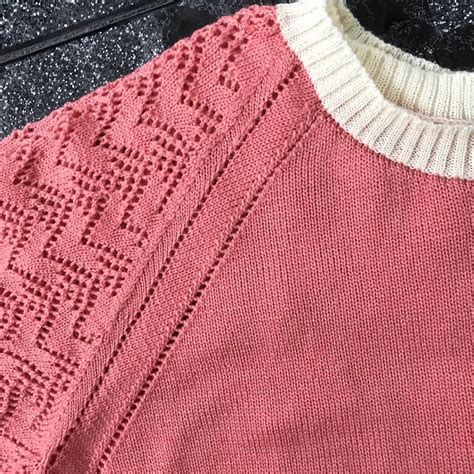 Lindsey Sandersons Instagram Photo Plain Raglan With Lacework On The