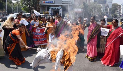 national federation of indian women burnt the effigy of cm kcr protesting