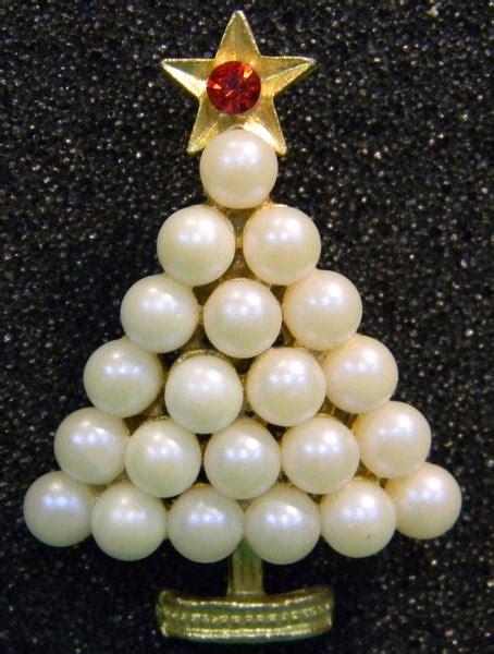 Retro Christmas Pearl Tree Pin Brooch Mink Road
