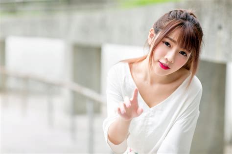 Wallpaper Asian Women Brunette Finger Pointing Red Lipstick