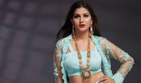 Haryanvi Dancer Sapna Choudhary Flaunts Her Sexy Thumkas Along With