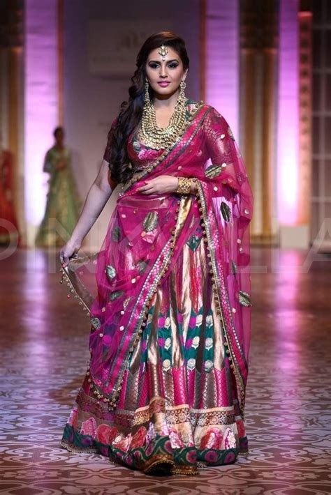 Huma Qureshi Ramp Walk At Bridal Fashion Week 2013 For Ashima Leena