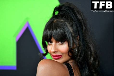 Jameela Jamil Flaunts Her Big Tits At The Premiere Of Disney 19s 1cshe