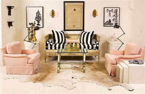 A great way to use this color palette is by adding black and gold accessories in a neutral bedroom. Pale pink, gold, black and white | Black gold bedroom ...