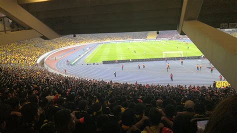 Babak 2 tanpa ada yang mencetak goal. Malaysia vs Indonesia - YouTube