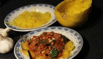 A quick, easy and low calorie turkey meal. Spaghetti (Squash) Bolognese with Ground Turkey, Mushrooms ...