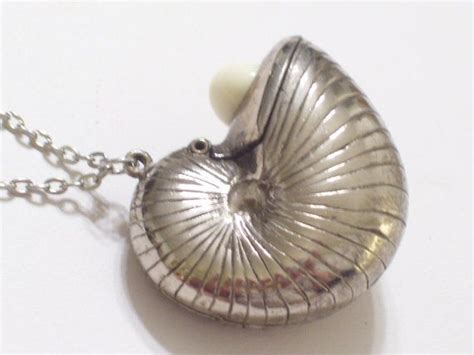 Nautical Seashell Locket Silver Sea Shell Perfume Pendant Etsy Joyas