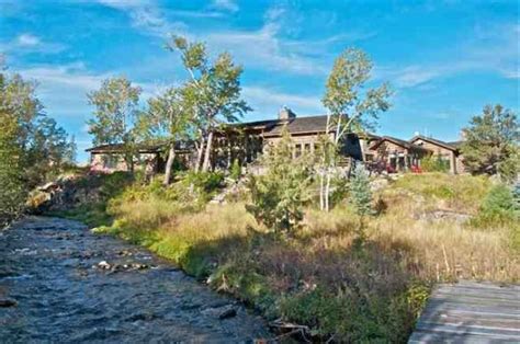Dennis Quaid Lists His Montana Ranch Photosthe 5315 Square Foot Home