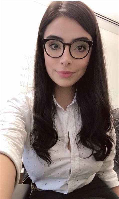 how i look with glasses 3 selfie