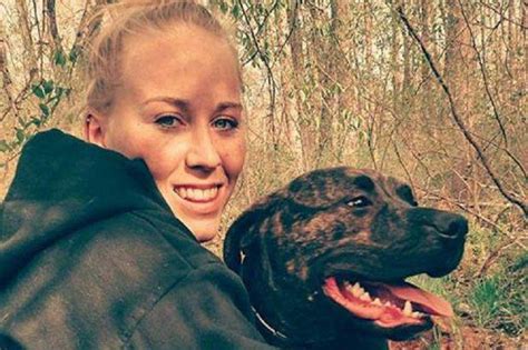 Palinuro, 15enne trascinata al largo dalle onde: Ragazza sbranata dai suoi due cani a soli 22 anni