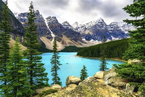 31 Of The Most Beautiful Lakes In The World 2021