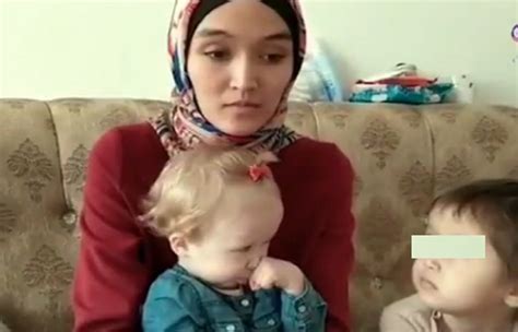 Дагестанец выставил на улицу жену с двумя детьми Видео