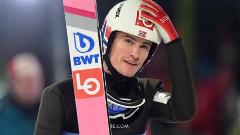 W lutym 2011 wziął udział w zawodach skoków narciarskich na zimowym olimpijskim festiwalu młodzieży europy w libercu. Skoki narciarskie: Daniel-Andre Tande ma grypę. Nie ...