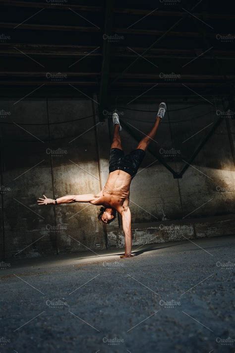 Fit Man Doing One Armed Handstand Mens Fitness Handstand Fitness