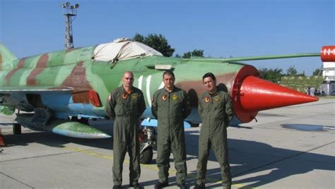 ПОГИНУО ПИЛОТ МИГ-29 КОЈИ СЕ ЈУЧЕ СРУШИО: Бугарски министар одбране ...