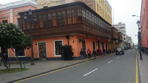 AsÍ Luce Calles Del Centro De Lima Lima PerÚ Dia 01 De Septiembre De
