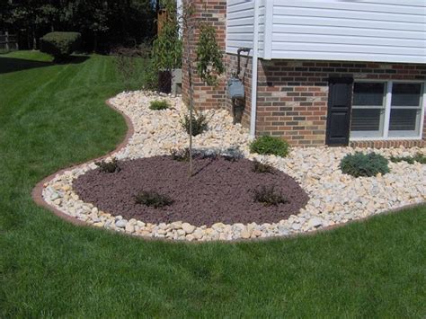 What is the better way to continue a natural design than with rock and mulch landscaping? Your Dream Garden Is Never Complete Without Landscaping With Stones - large and beautiful photos ...