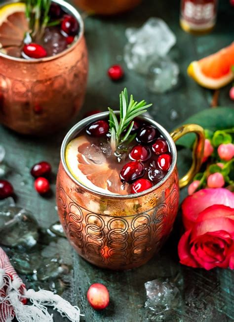 holiday cocktail recipes to make your spirits bright the everygirl