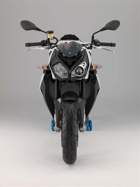 Which group has the strongest nerves and can prevail? BMW S1000R Launched in India priced Rs 22.83 Lakhs.