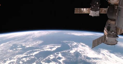 Watch Gorgeous Hd Video From The Space Station Cnet