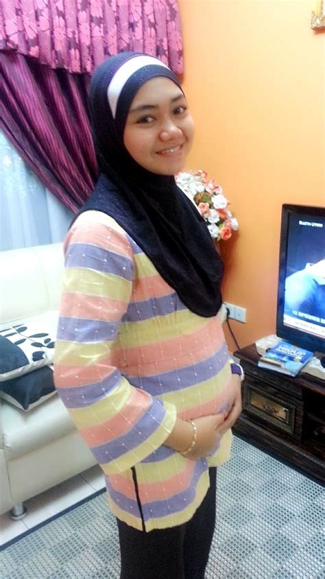 Bentuk perut hamil 3 bulan pastinya akan berubah seiring dengan berkembangnya janin yang ada di dalam kandungan moms. e.Z.m.@.L.i.Z.@: Trimester Pertama Kehamilan