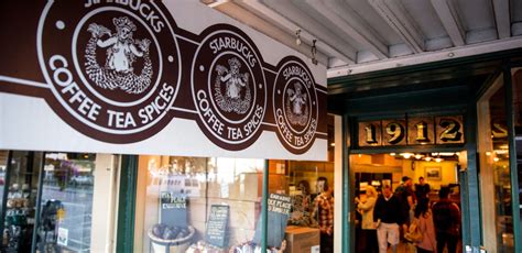 First Starbucks Seattle Vlrengbr