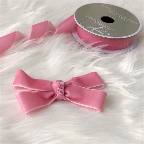 Easy Diy Velvet Ribbon Bows Part Pink Bows Twinkle Toes